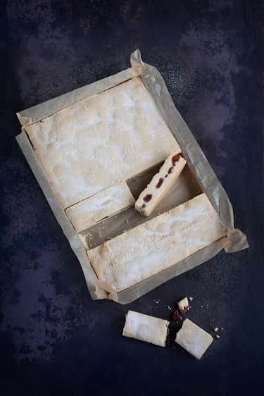 A small picture of Peck & Strong Shortbread with Cherries 1x16